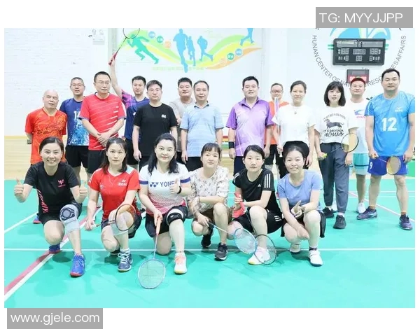 成都羽毛球队选拔赛背后的拼搏故事与奋斗历程揭秘 成都羽毛球队选拔赛背后的拼搏故事与奋斗历程揭秘