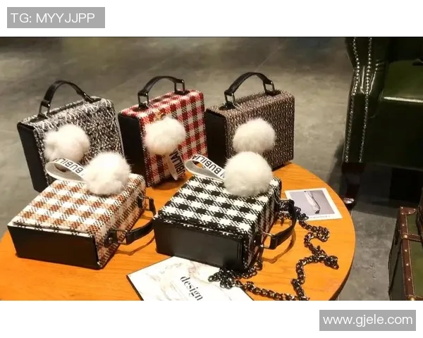 足球明星们的时尚选择小包揭秘引领潮流的新风尚与搭配技巧 足球明星们的时尚选择小包揭秘引领潮流的新风尚与搭配技巧