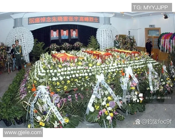 悼念足球明星空难中的英雄们共同铭记他们的光辉与奉献